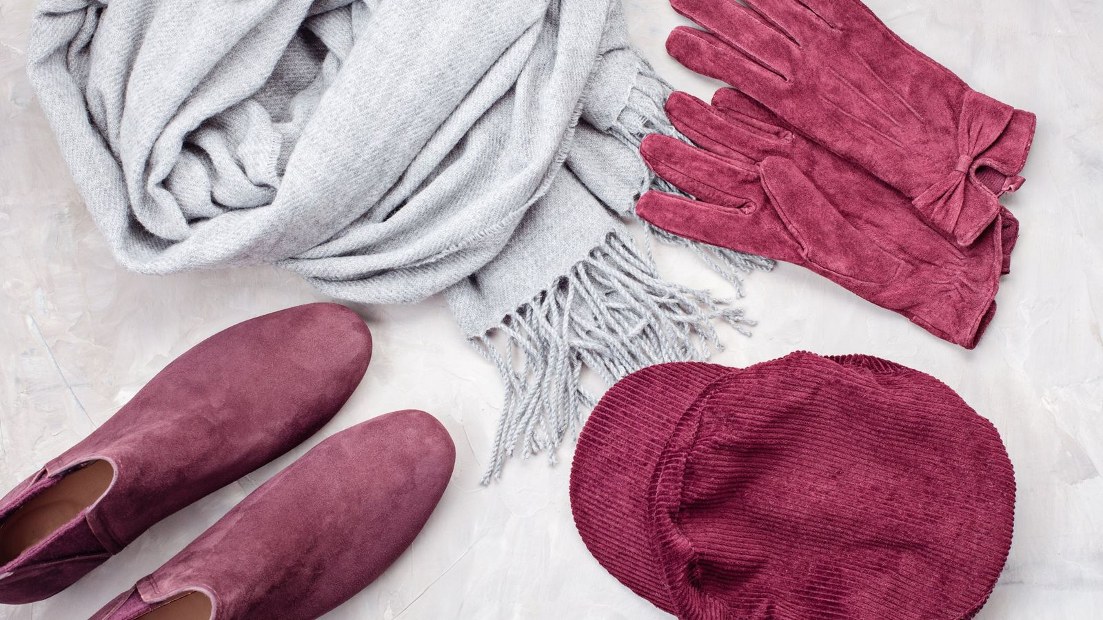 burgundy suede flat-lay shoes with gloves